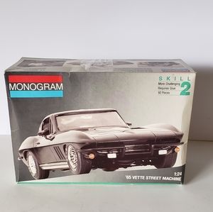 MONOGRAM 65 VETTE STREET MACHINE CAR MODEL KIT 1/25